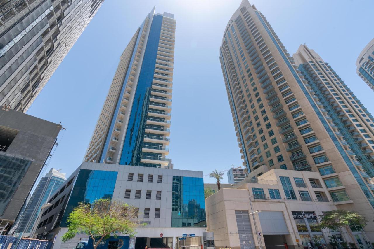 Spacious 2 Beds 5 Min Walk From Dubai Mall With Brand New Gym And Rooftop Swimming Pool Apartment Exterior photo